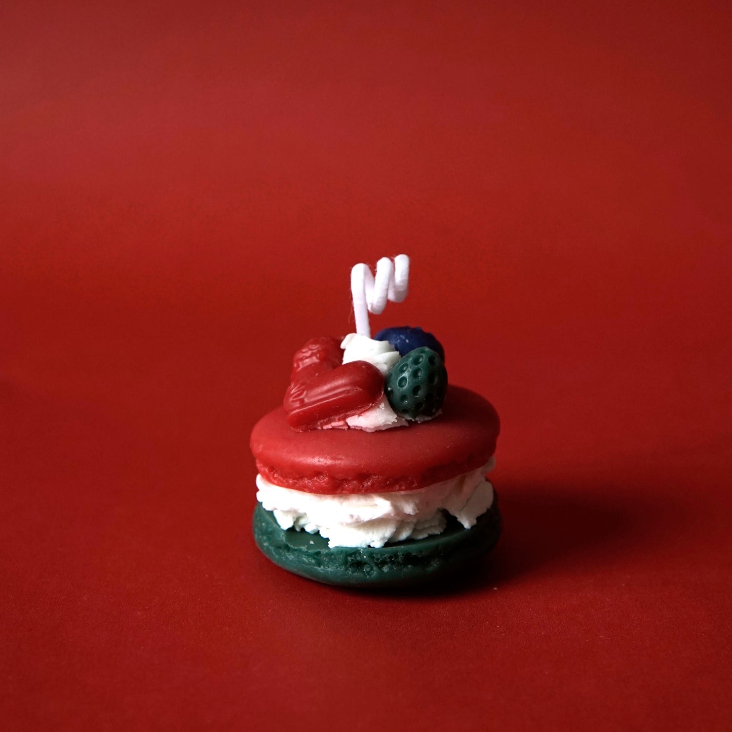 Handgemachte Kerze aus veganem Sojawachs-Macaron