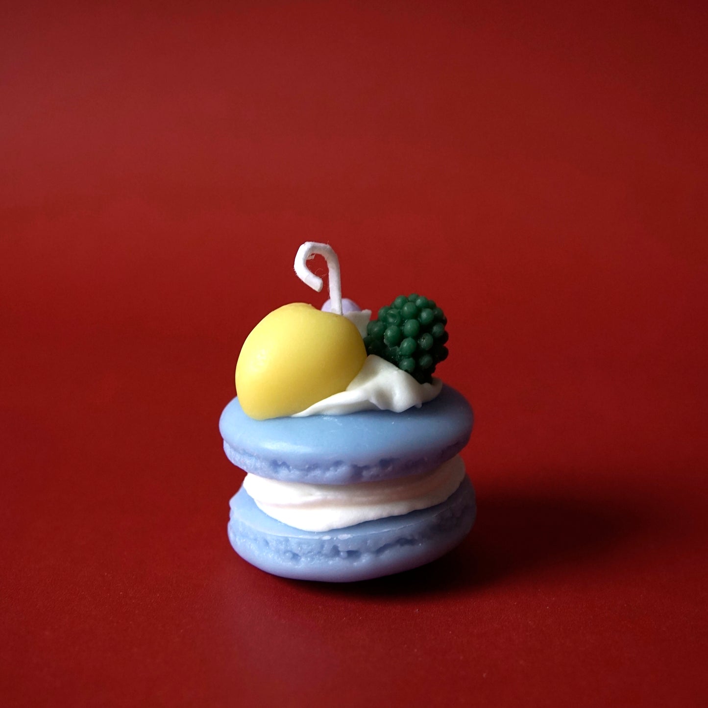 Handgemachte Kerze aus veganem Sojawachs-Macaron