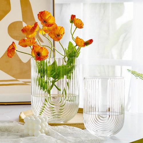 U-förmige Vase aus Glas für Blumen und zur Dekoration