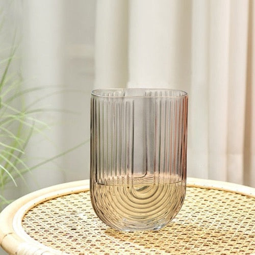 U-förmige Vase aus Glas für Blumen und zur Dekoration