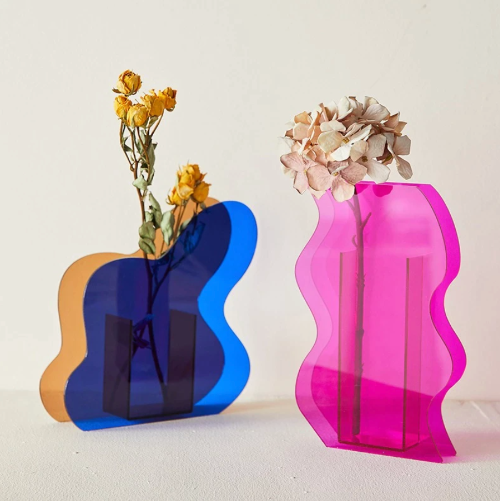 Verspielte Acryl-Vase für Blumen und Dekor