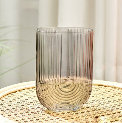 U-förmige Vase aus Glas für Blumen und zur Dekoration